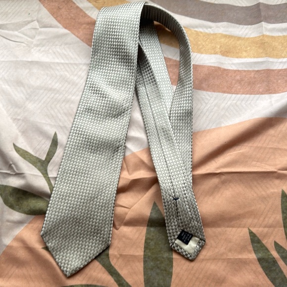 Breuer Other - 3/$10 Breuer Light Gray Patterned Tie